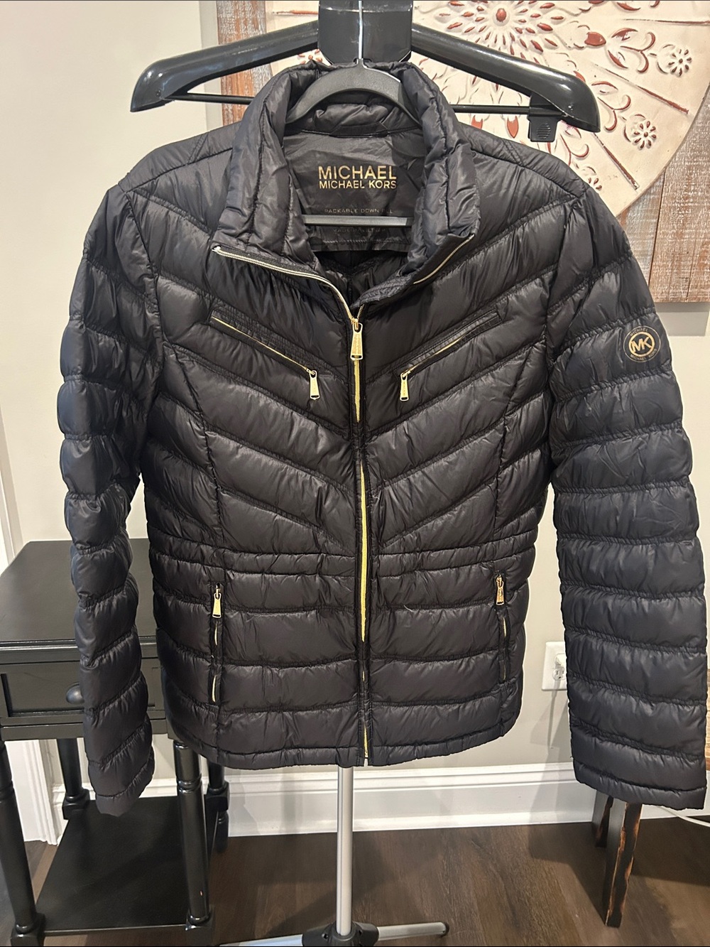 Michael Kors Women’s Black Quilted Puffer Jacket with Gold Hardware Size XL